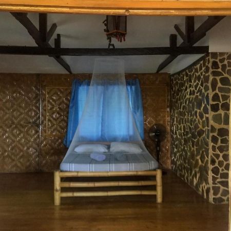 Beach House Resort And Dive Center Mambajao Eksteriør billede