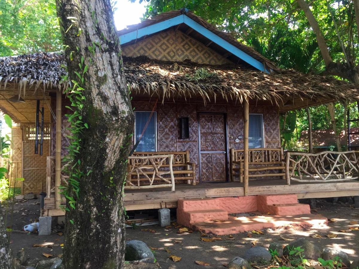 Beach House Resort And Dive Center Mambajao Eksteriør billede
