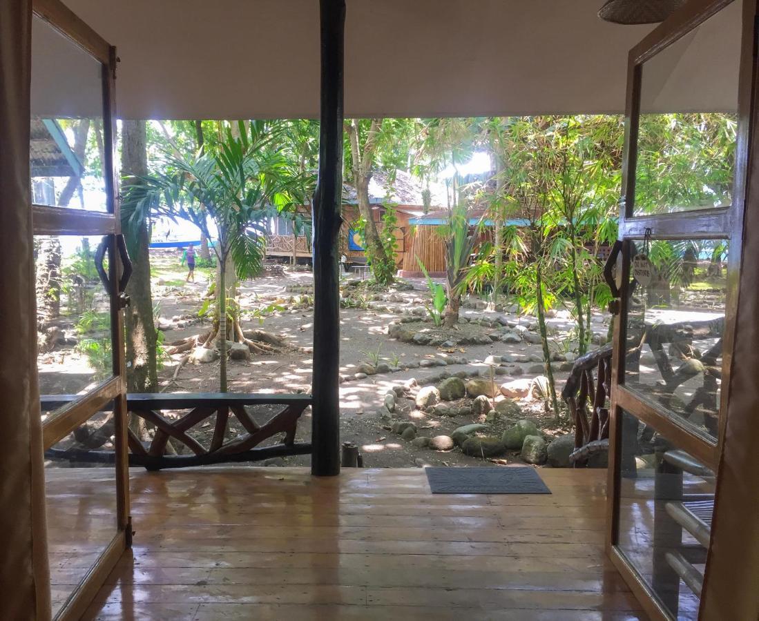 Beach House Resort And Dive Center Mambajao Eksteriør billede