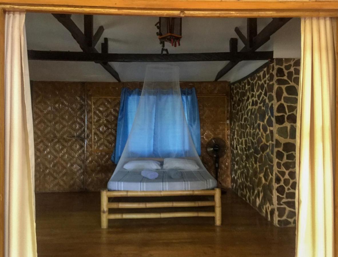 Beach House Resort And Dive Center Mambajao Eksteriør billede